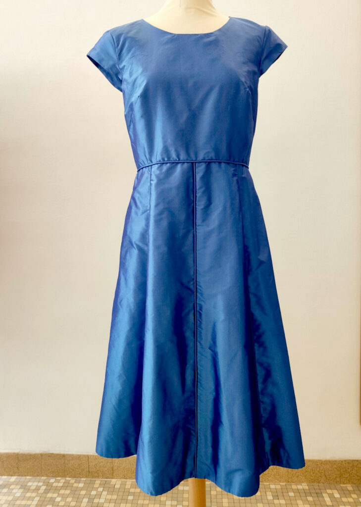 Robe de maman de mari?� en soie bleue - F?�e au Ch?�teau